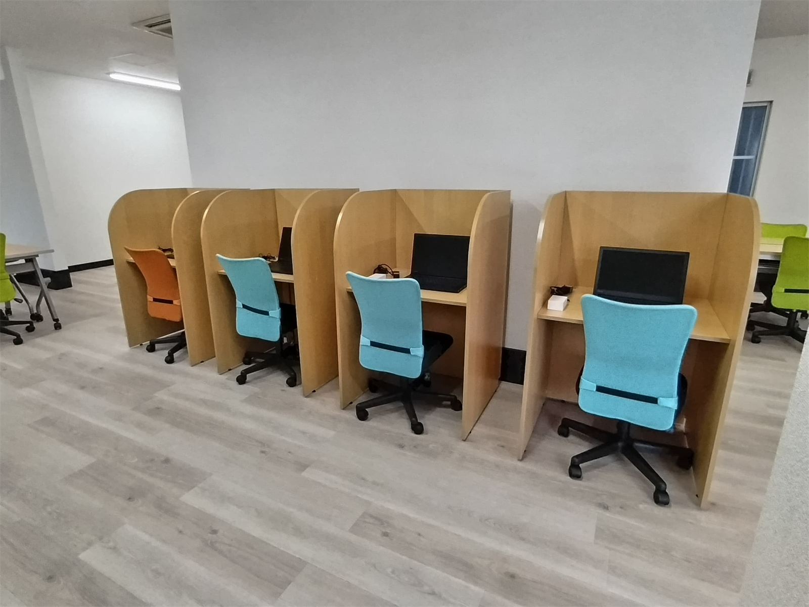 room-pc-booths.jpg